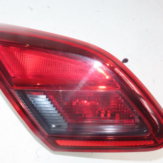 Feu arrière interieur gauche occasion  Opel CORSA E (X15) 1.4 (08, 68) (2014)   13454504  1