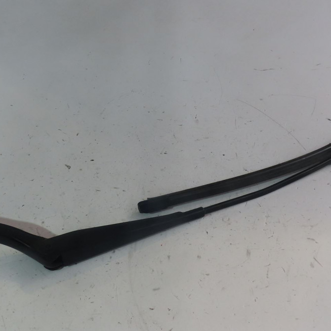 Bras essuie-glace avant gauche occasion  Opel CORSA E (X15) 1.4 (08, 68) (2014)   13284136  1