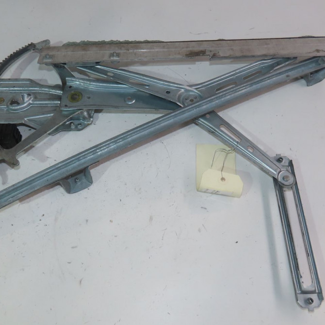 Mecanisme+moteur leve-glace avg occasion  Opel ZAFIRA A Monospace (T98) 1.8 16v (f75) (1999-2000)   9118664  1