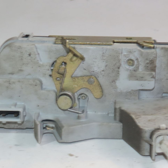 Serrure porte arg occasion  Peugeot 307 SW (3H) 1.6 hdi 110 (2003-2007)   9137E4  2