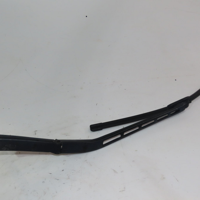 Bras essuie-glace avant gauche occasion  Mercedes-benz CLASSE C (W203) C 200 cdi (203.007) (2003-2007)   2038202744  1