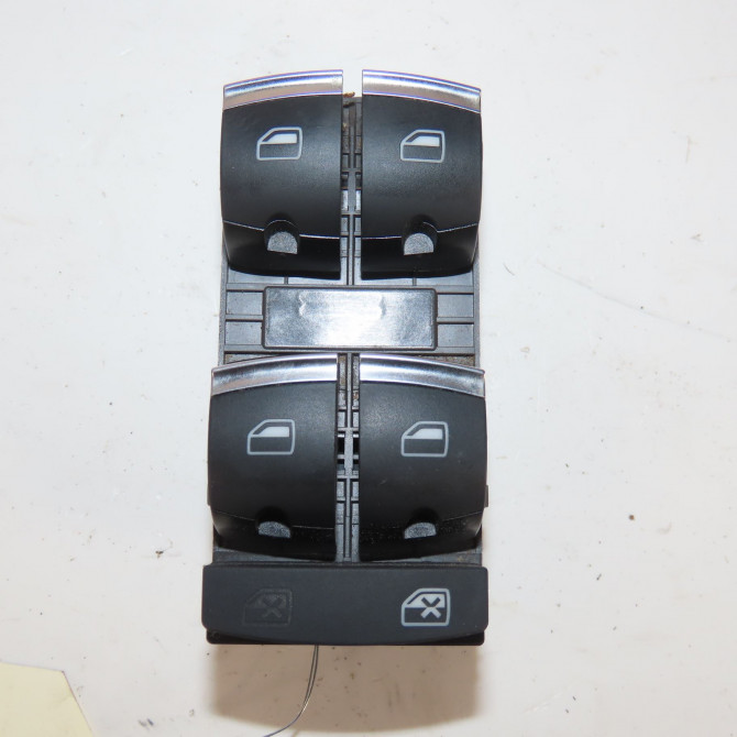 Commande lève-glace porte avant gauche occasion  Audi A3 Sportback (8PA) 2.0 tdi 16v (2004-2013) 5 portes   4F0959851H5PR  1