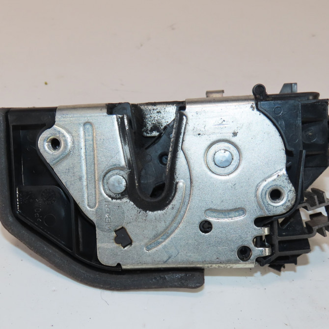 Serrure porte arg occasion  Bmw 1 (E87) 120 d (2004-2011)   51227202147  3