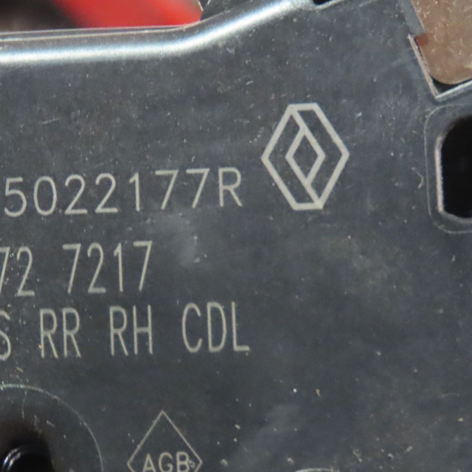 Serrure porte ard occasion  Renault TWINGO III (BCM_, BCA_) 1.0 sce 70 (bcmb) (2015) 5 portes   825022177R  3