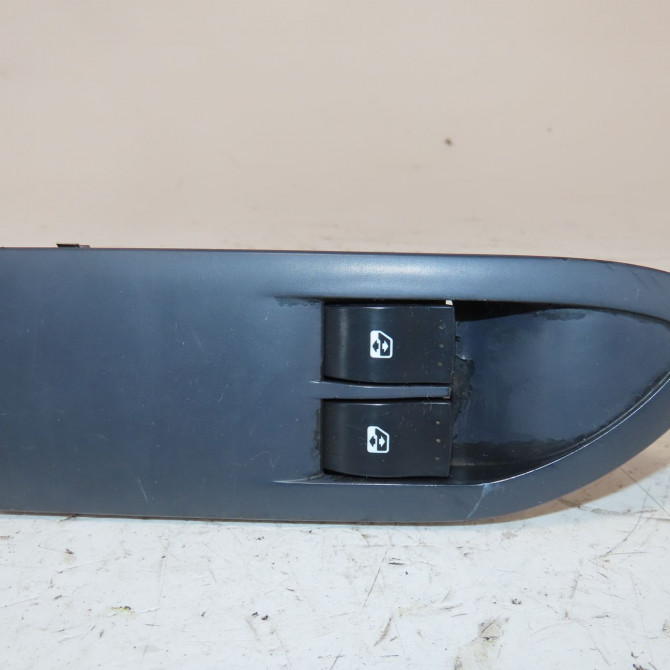 Commande lève-glace porte avant gauche occasion  Renault LAGUNA II (BG0/1_) 1.9 dci (bg1a, bg1w, bg0g) (2005-2007)   8200315044  1