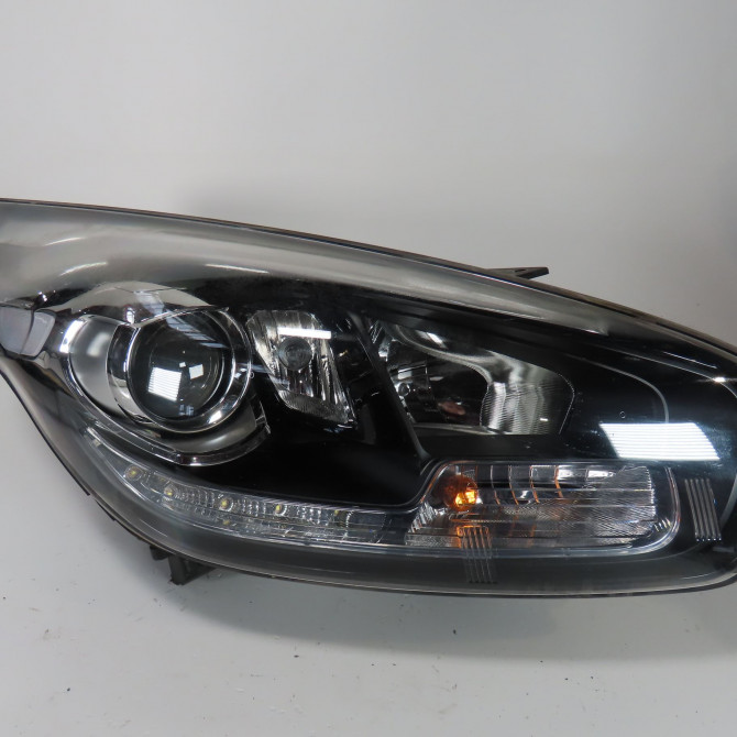 Phare droit occasion  Kia CARENS IV 1.7 crdi (2013)   92102A4180  1