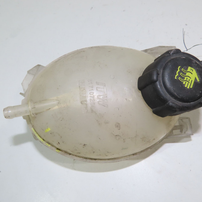 Vase expansion occasion  Citroën C3 III (SX) 1.2 vti 68 (2016) 5 portes   9800777280  1