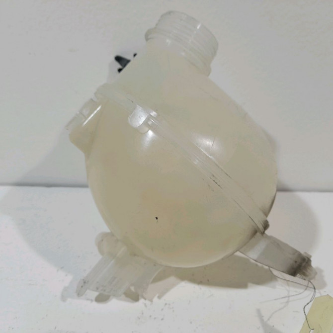 Vase expansion occasion  Citroën C3 III (SX) 1.2 thp 110 (2016)   9800777280  2