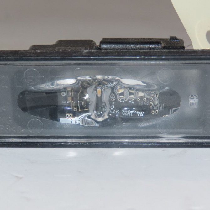 Eclaireur plaque de police g occasion  Renault MEGANE E-TECH SUV Ev60 (2021)   265101139R  1