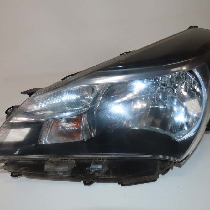 Phare gauche occasion  Toyota YARIS (_P13_) 1.0 (ksp130_) (2010)   811700DA40  1