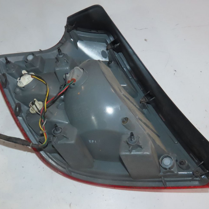 Feu arrière droit occasion  Kia CEE'D 3/5 portes (ED) 1.4 cvvt (2009-2012)   924021H050  2