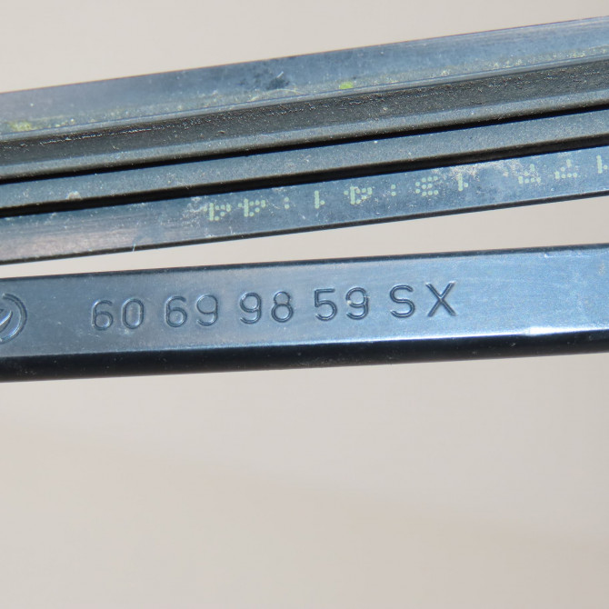 Bras essuie-glace avant gauche occasion  Alfa romeo 159 (939_) 1.9 jtdm 16v (939axf1b, 939axc1b) (2005-2011)   50516541  2