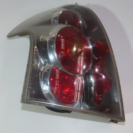 Feu arrière gauche occasion  Toyota COROLLA Verso (ZER_, ZZE12_, R1_) 2.0 d-4d (cur10_) (2004-2009)   815610F020 