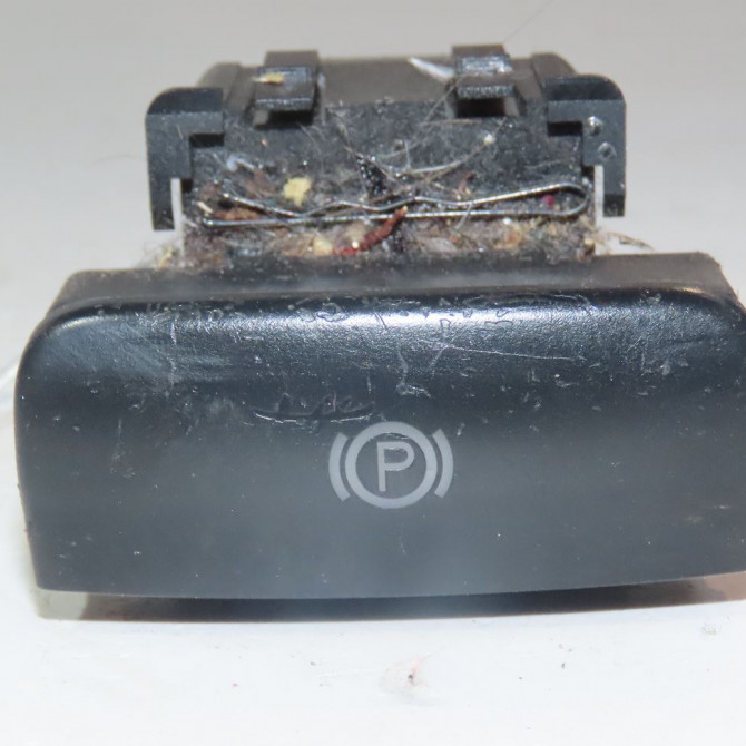 Interrupteur commande de frein a main occasion  Peugeot 3008 Monospace (0U_) 1.6 hdi (2009-2016) 5 portes   470706  1