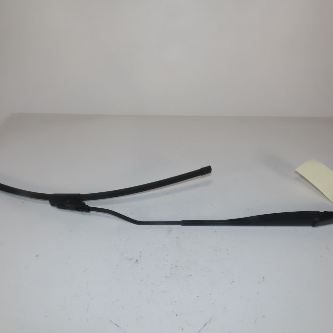 Bras essuie-glace avant gauche occasion  Renault CLIO III (BR0/1, CR0/1) 1.2 16v (br02, br0j, br11, cr02, cr0j, cr11) (2005-2014) 5 portes   7701071523  1