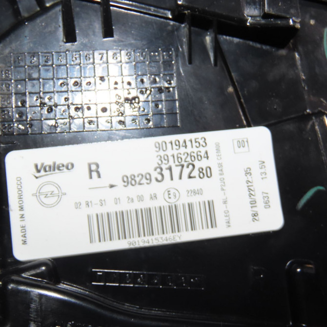 Feu arrière droit occasion  Opel CORSA F 1.2 (68) (2019)   9829317280  2