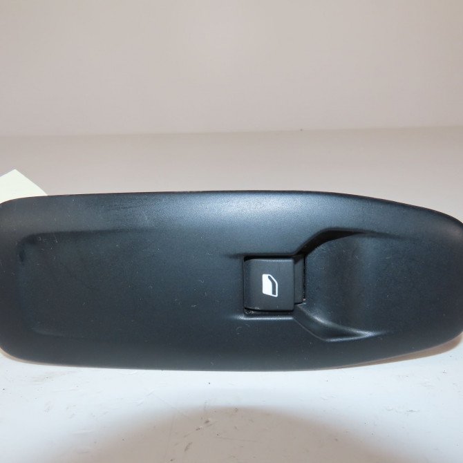 Commande lève-glace porte avant droite occasion  Peugeot 208 I (CA_, CC_) 1.0 (2012)   96749628ZD  1