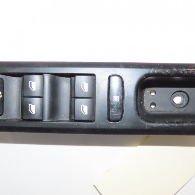 Commande lève-glace porte avant gauche occasion  Peugeot 407 (6D_) 1.6 hdi 110 (6d9hzc, 6d9hyc) (2004-2010)   6554ER  1