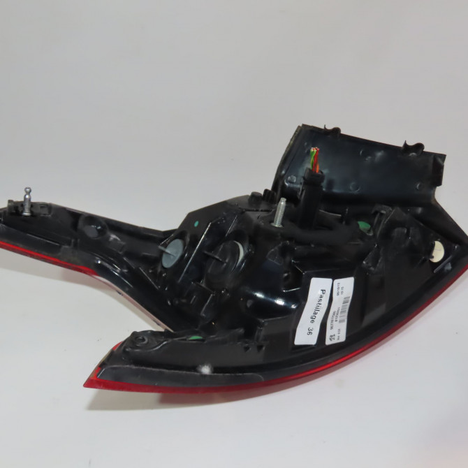 Feu arrière droit occasion  Peugeot 308 II (LB_, LP_, LW_, LH_, L3_) 1.6 thp 125 (2013-2021)   9677817580  4