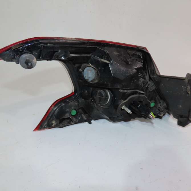Feu arrière droit occasion  Peugeot 308 II (LB_, LP_, LW_, LH_, L3_) 1.2 thp 130 (2013-2021)   9677817580  2