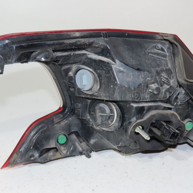 Feu arrière droit occasion  Peugeot 308 II (LB_, LP_, LW_, LH_, L3_) 1.6 bluehdi 120 (2013-2021)   9677817580  3