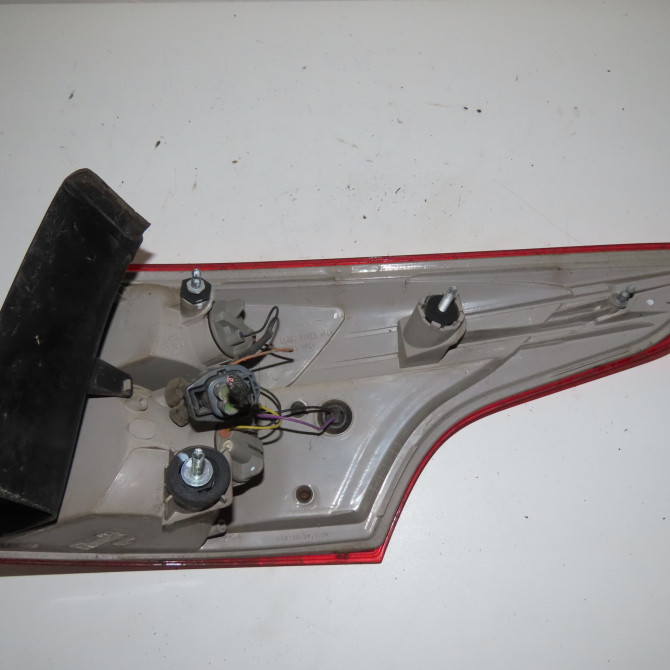 Feu arrière gauche occasion  Ford FOCUS III Turnier 1.6 flexifuel (2010)   1785517  2