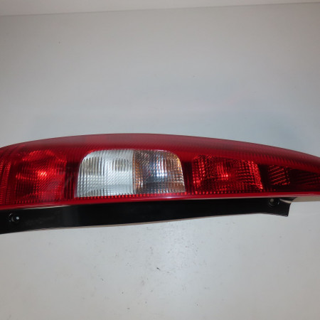 Feu arrière gauche occasion  Mitsubishi COLT VI (Z3_A, Z2_A) 1.5 di-d (z39a) (2004-2012)   8330A233 