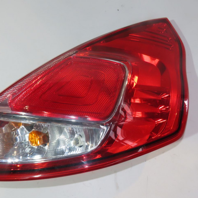 Feu arrière droit occasion  Ford FIESTA VI (CB1, CCN) 1.5 tdci (2012-2017)   1877010  1
