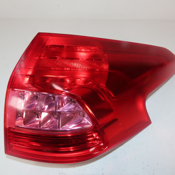 Feu arrière droit occasion  Citroën C5 III Break (RW_) 2.0 hdi 140 (2009) 5 portes   6350FA  1