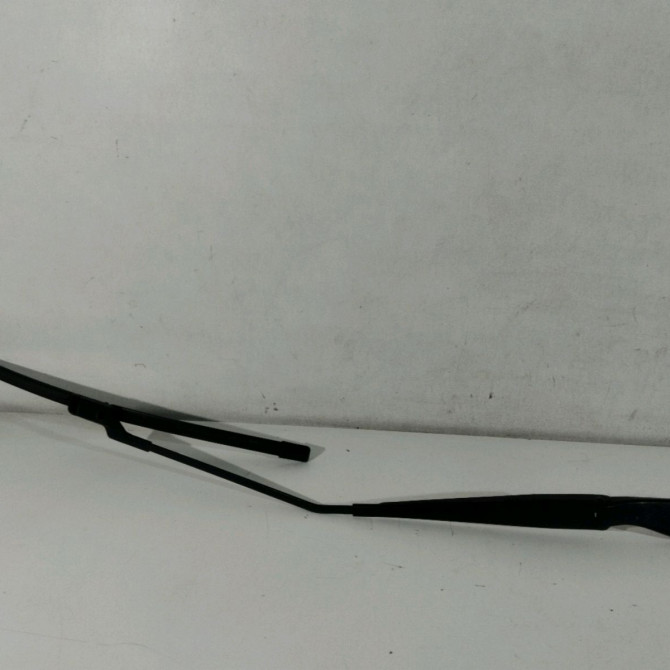 Bras essuie-glace avant droit occasion  Volvo V50 (545) 2.0 d (2004-2010)   31253999  1