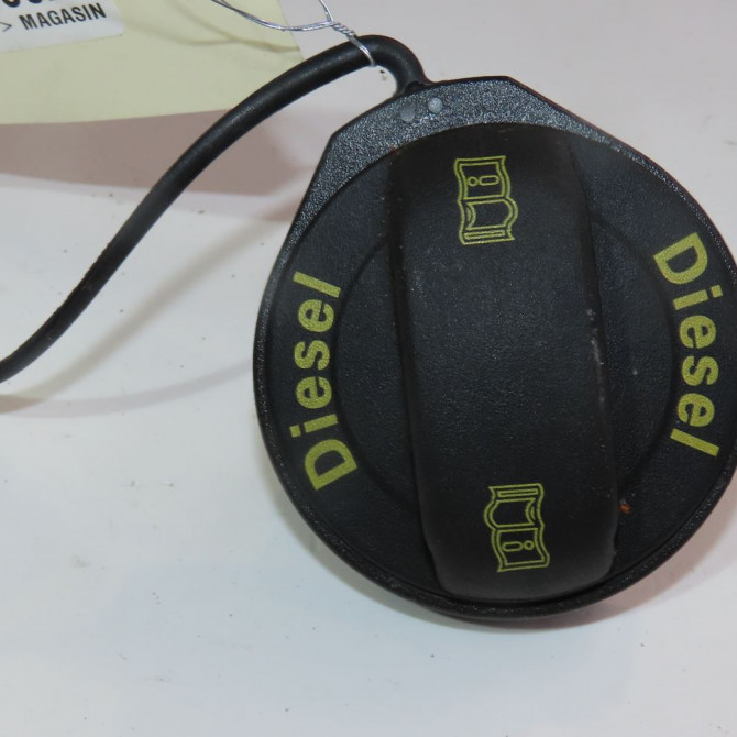 Bouchon reservoir a carburant occasion  Volkswagen vw PASSAT B8 (3G2, CB2) 1.6 tdi (2014)   3AA201550P  1