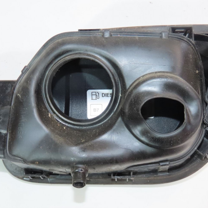 Volet de trappe carburant occasion  Volkswagen vw PASSAT B8 (3G2, CB2) 1.6 tdi (2014)   3G5809909AGRU  2