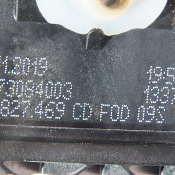 Poignee ext hayon occasion  Volkswagen vw PASSAT B8 (3G2, CB2) 1.6 tdi (2014)   3G0827469CDFOD  3