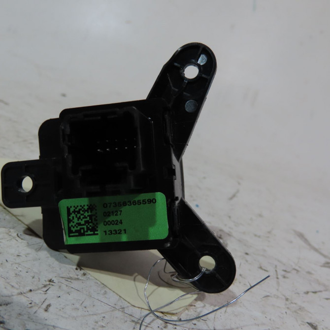 Interrupteur commande de frein a main occasion  Jeep RENEGADE SUV (BU, B1, BV) 1.3 gse t4 (2018) 5 portes   07356365590  2