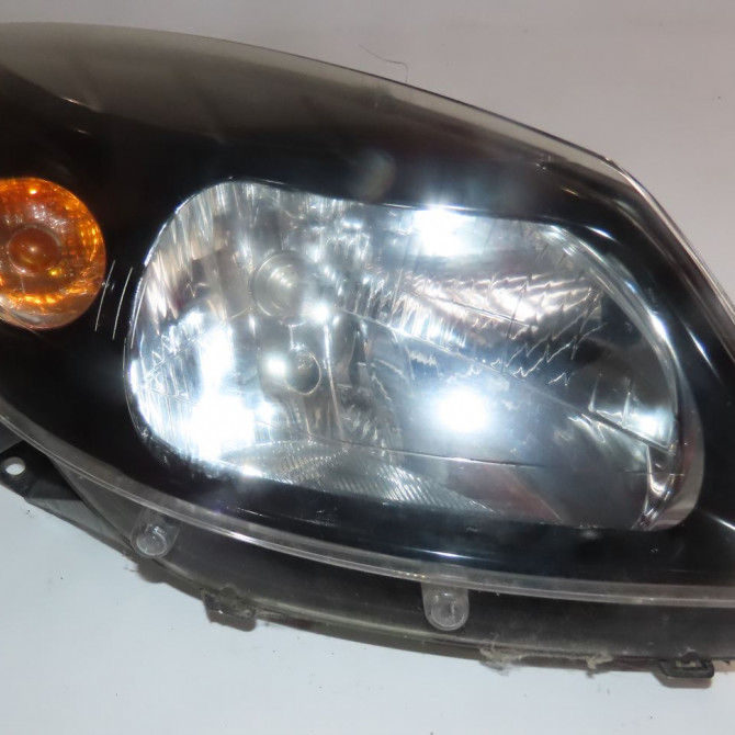 Phare droit occasion  Dacia SANDERO 1.5 dci (2010) 5 portes   260104793R  1