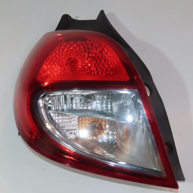 Feu arrière gauche occasion  Renault CLIO III (BR0/1, CR0/1) 1.5 dci (c/br0g, c/br1g) (2005-2012) 5 portes   8200886944  1
