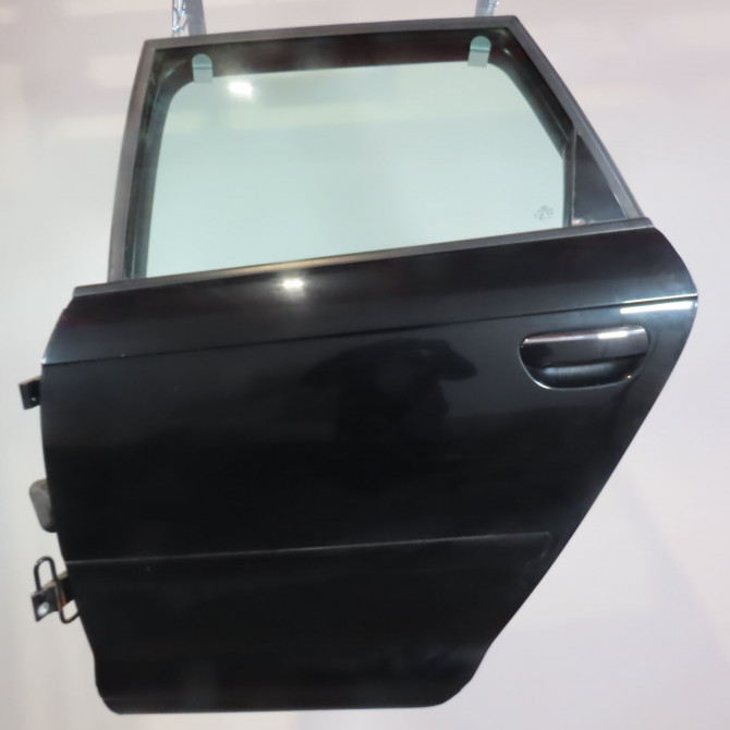 Porte arrière gauche occasion  Audi A3 Sportback (8PA) 1.6 tdi (2009-2013)   8P4833051A  1