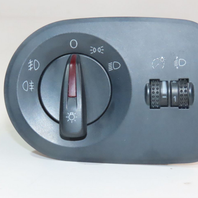 Interrupteur commande de phares occasion  Seat IBIZA IV (6J5, 6P1) 2.0 tdi (2010-2015)   6J1941531ALAT7  1