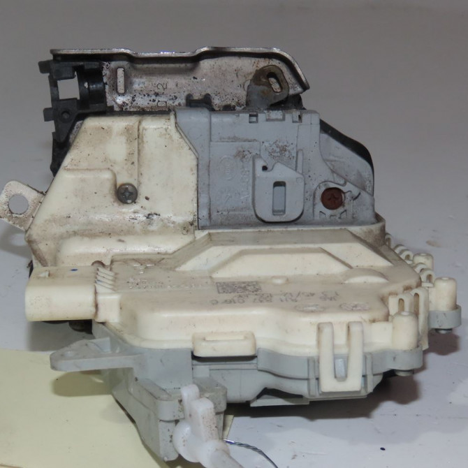 Serrure porte avd occasion  Audi Q7 (4LB) 3.0 tdi quattro (2006-2008)   8J1837015E  3