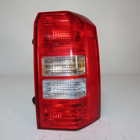 Feu arrière droit occasion  Jeep PATRIOT (MK74) 2.0 crd 4x4 (2007-2017)   05116240AL 