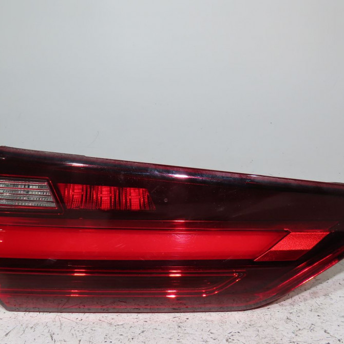 Feu arrière interieur gauche occasion  Bmw 1 (F40) 118 i (2019) 5 portes   63217450651  1