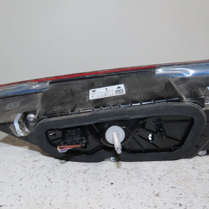 Feu arrière interieur gauche occasion  Bmw 1 (F40) 118 i (2019) 5 portes   63217450651  3