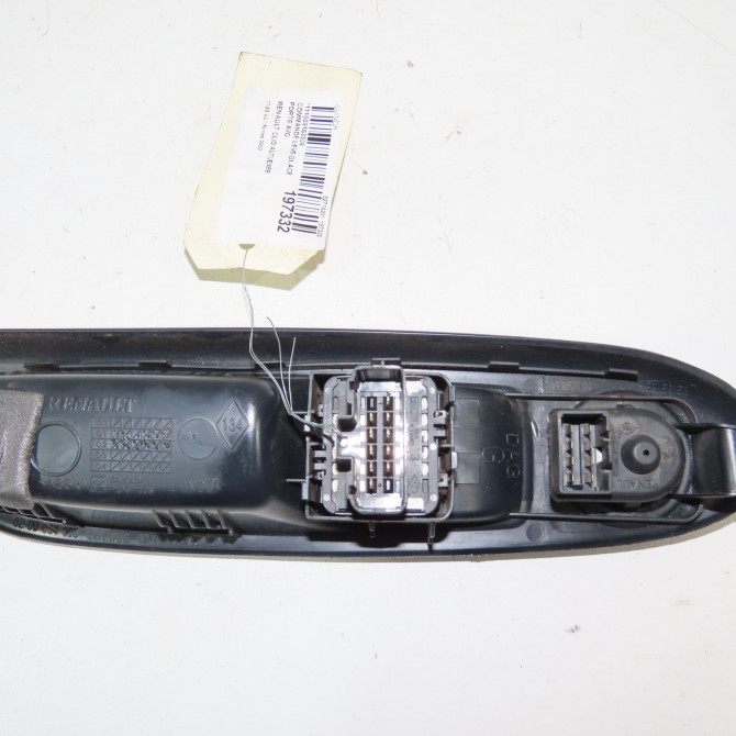 Commande lève-glace porte avant gauche occasion  Renault CLIO II (BB_, CB_) 1.2 (bb0a, bb0f, bb10, bb1k, bb28, bb2d, bb2h, cb0a,... (1998-2010) 5 portes   8200060045  2
