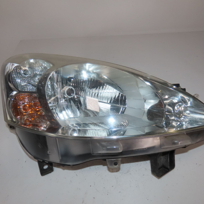 Phare droit occasion  Peugeot PARTNER TEPEE 1.6 hdi 16v (2008) 5 portes   9682829280  1