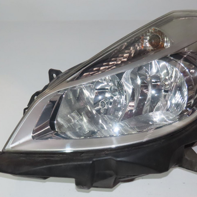 Phare gauche occasion  Renault CLIO III (BR0/1, CR0/1) 1.2 16v (br02, br0j, br11, cr02, cr0j, cr11) (2005-2014) 5 portes   8200865321  1