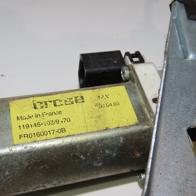 Mecanisme + moteur lève-glace avant droit occasion  Ford FOCUS I (DAW, DBW) 1.8 tdci (2001-2004)   1331612  2