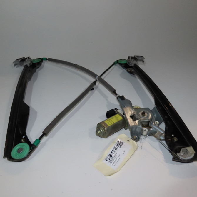 Mecanisme + moteur lève-glace avant droit occasion  Ford FOCUS I (DAW, DBW) 1.8 tdci (2001-2004)   1331612  4
