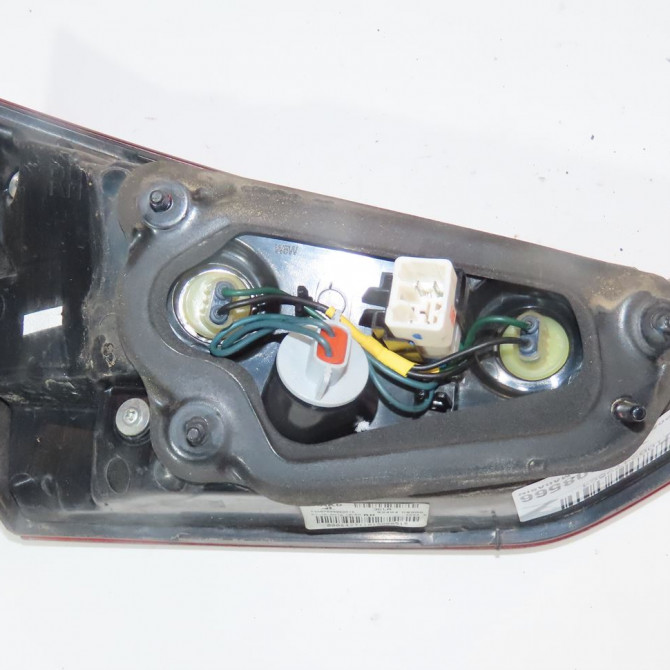 Feu arrière intérieur droit occasion  Hyundai I20 ACTIVE (IB, GB) 1.0 t-gdi (2015)   92404C8200  2