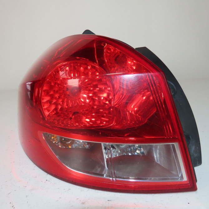 Feu arrière gauche occasion  Renault CLIO III Grandtour (KR0/1_) 1.5 dci (kr0f) (2007-2012) 5 portes   8200586843  1