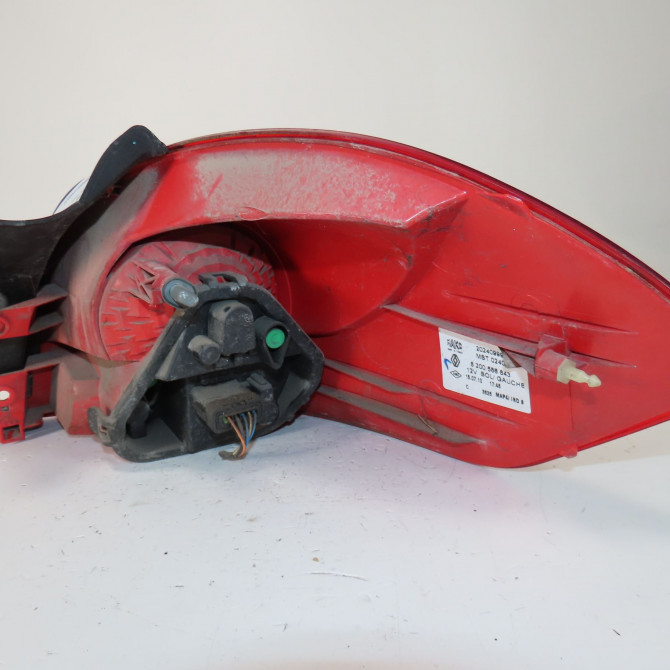 Feu arrière gauche occasion  Renault CLIO III Grandtour (KR0/1_) 1.5 dci (kr0f) (2007-2012) 5 portes   8200586843  3